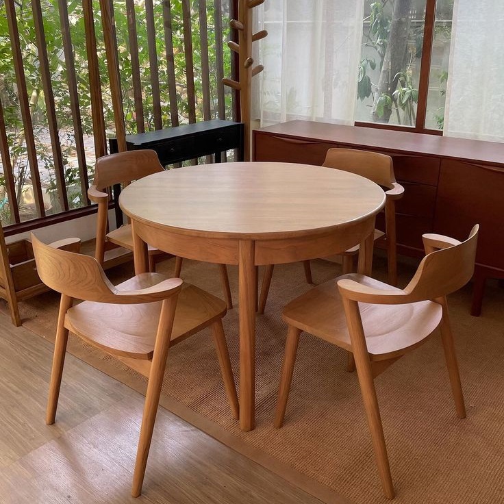 Premium Dining Table