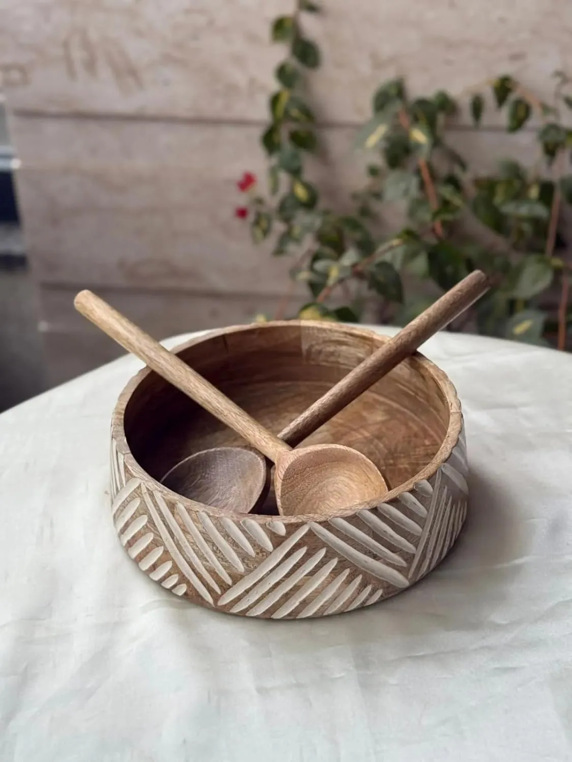 Wooden Bowl with Handcarved Detailing and Matching Wooden Spoons Natural Wood Serving Bowl Set for Kitchen Dining Use Salad Serving Bowl with Wooden Spoon Set Durable Wood Kitchenware