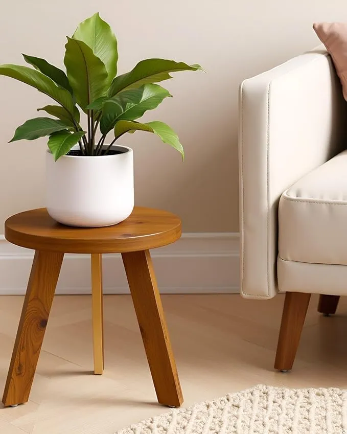 The wooden tone Accent Table Modern Rustic 3 Leg Wooden Side Table for Living Room
