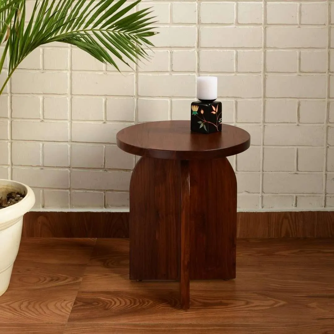 The Wooden Tone Side Table for living room and bedroom use crafted in solid wood for daily storage and decor needs